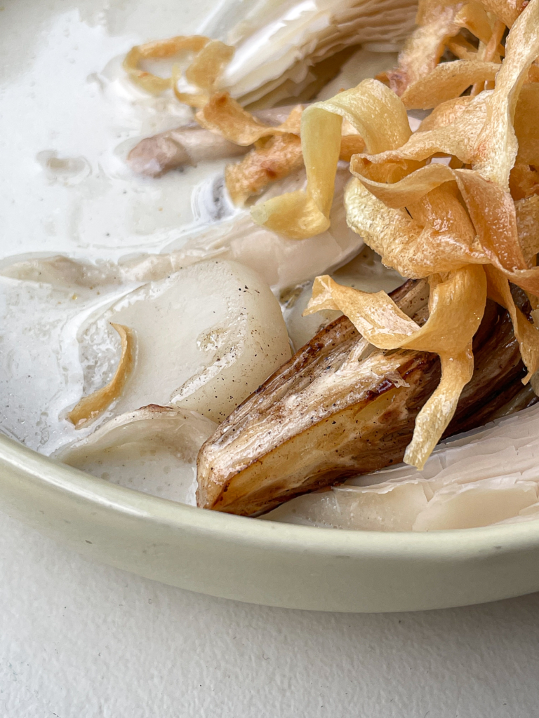TOM KHA